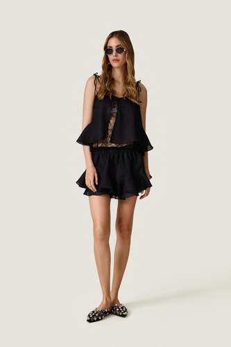 Black Linen Shorts With Ruffles - PNK Casual